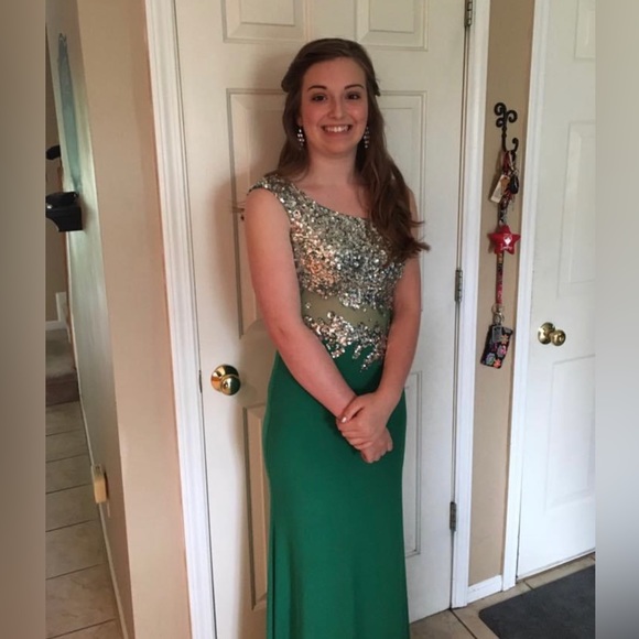Green Form Fitting Prom Dress Size 4 - Picture 4 of 4